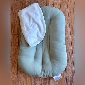 Green snuggle me organic